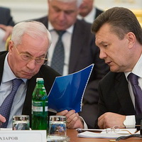 Янукович наказав Азарову підготувати проект закону про роздержавлення друкованих ЗМІ (ДОПОВНЕНО)