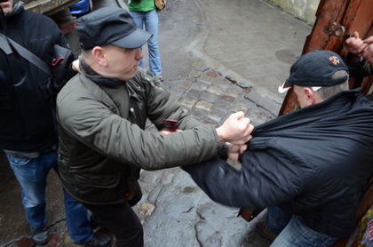 Фотокори ZIK та «Гал-інфо» заявили у міліцію про перешкоджання журналістській діяльності