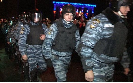 Сайт Espreso.TV опублікував фото беркутівців, що зачищали пікет під Києво-Святошинським судом