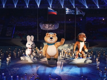 Закриття Олімпіади: концерт для коментаторки з мікрофоном
