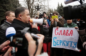 Миколаївський градоначальник не пустив на прес-конференцію казахстанських журналістів (ВІДЕО)