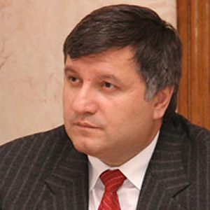 Аваков: Дискредитацією Євромайдану в ЗМІ керував Захарченко через керівника медіахолдингу «Контакт» Зубрицького