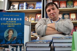 Олексій Мустафін випустив третю книгу із серії «Справжня історія»