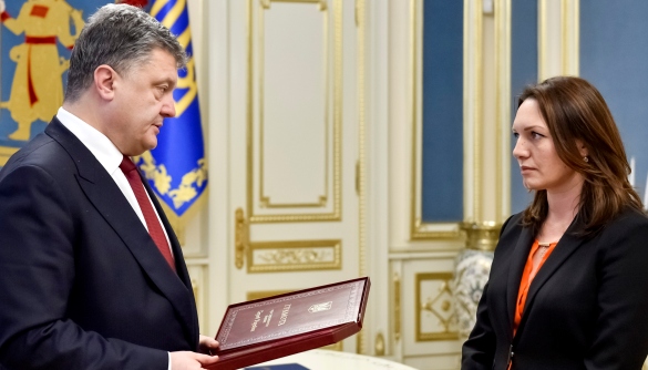 Порошенко передав удові Георгія Гонгадзе орден «Зірка Героя»