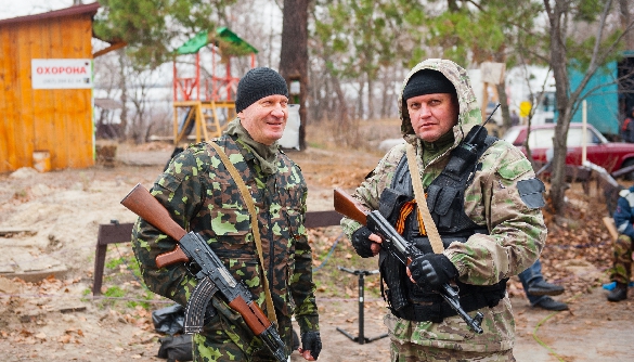Чому український телеканал відбілює бойовиків?