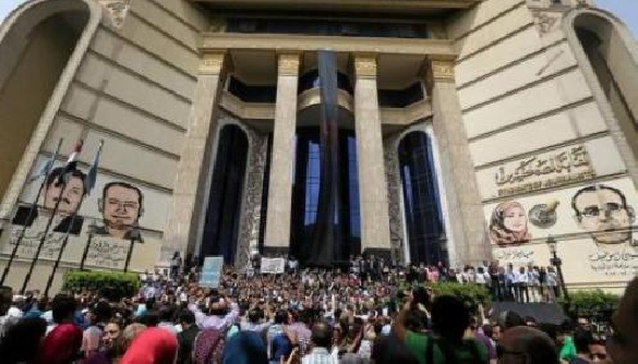 У Єгипті трьох журналістів можуть заочно засудити до смертної кари