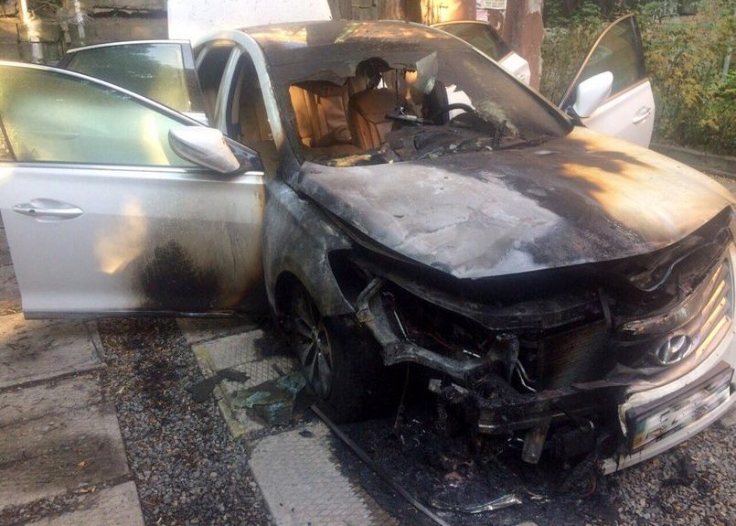 У Дніпрі підпалили авто відстороненої редакторки газети «Зоря»