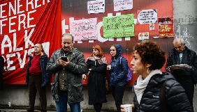 Поліція у Стамбулі силою розігнала протестувальників проти арешту журналістів опозиційної газети