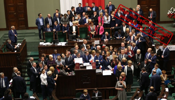У Польщі депутати блокують трибуну Сейму, протестуючи проти порушення прав журналістів