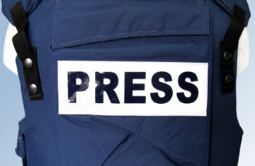 Прес-центр штабу АТО нагадав журналістам про шоломи та бронежилети