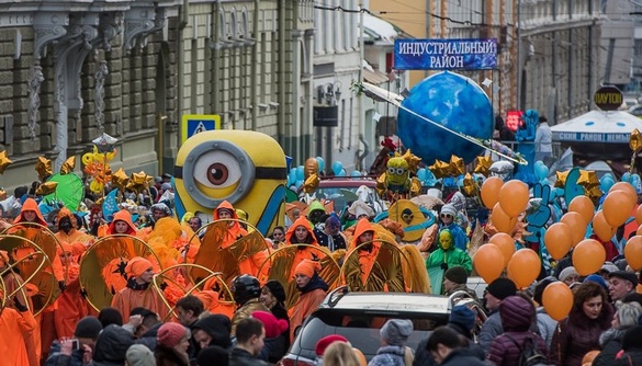 Масленица курильщика. В Харькове прошел странный парад в честь праздника