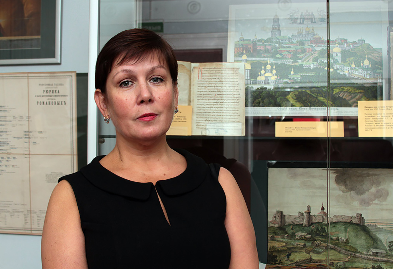 В Росії звільняють директора Бібліотеки української літератури