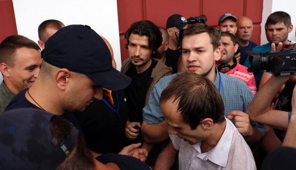 За фактом нападу в Одеській мерії на позаштатного журналіста відкрито кримінальне провадження