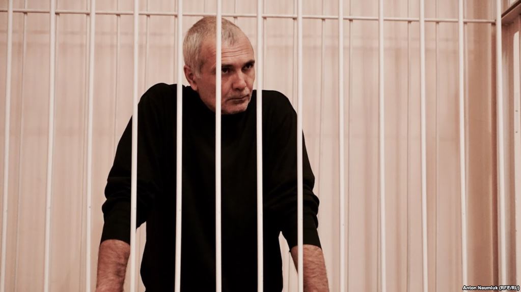 У Криму журналіст Назімов скаржиться на вимушені голодування під час етапування на судові процеси