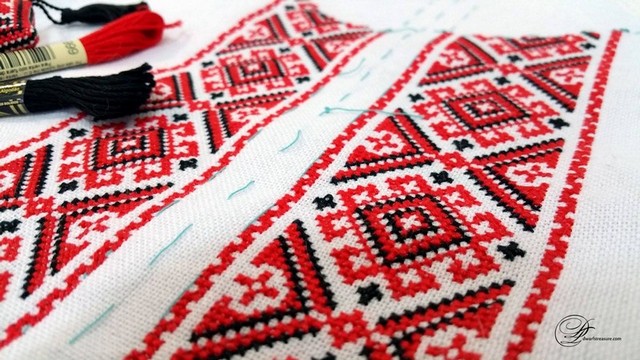 Казахстанські журналісти на знак солідарності з Україною вдягли вишиванки