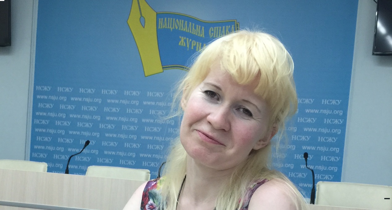«На допити водили з мішком на голові» - блогер Людмила Сурженко розповіла про полон у терористів