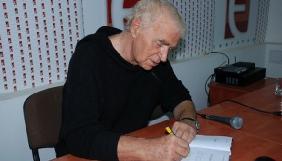 Пішов з життя польський письменник, сценарист, журналіст Януш Ґловацький