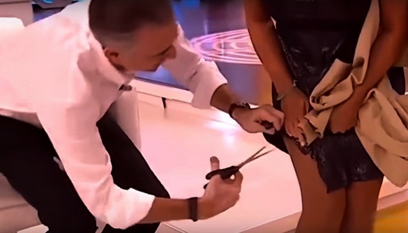 Телеведучий іспанського ТБ заради помсти в прямому ефірі порізав сукню колеги