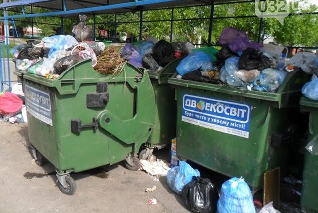 Журналістка Delo.ua уже місяць домагається від Львівської міськради відповіді на запит щодо сміття