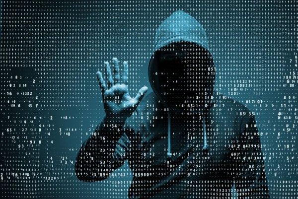 Майже мільйон доларів вкрали хакери з банку Пінчука