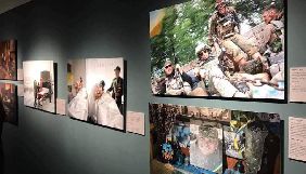 У Нью-Йорку Мінінформ представив фотовиставку «.RAW Україна на передовій»