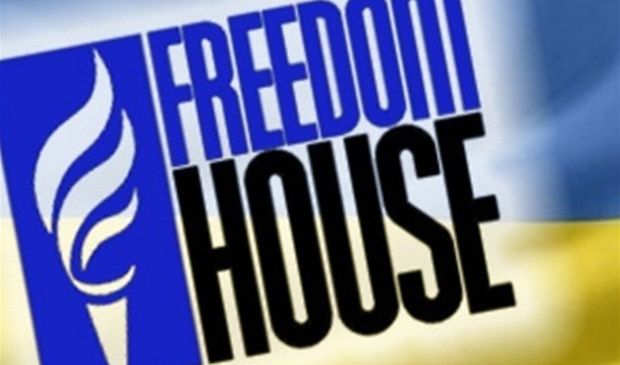 Політичний тиск та напади на журналістів загрожують свободі преси в Україні - Freedom House