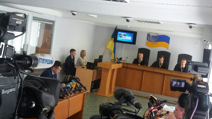 Суд заборонив знімати допит охорони Януковича на фото і відео