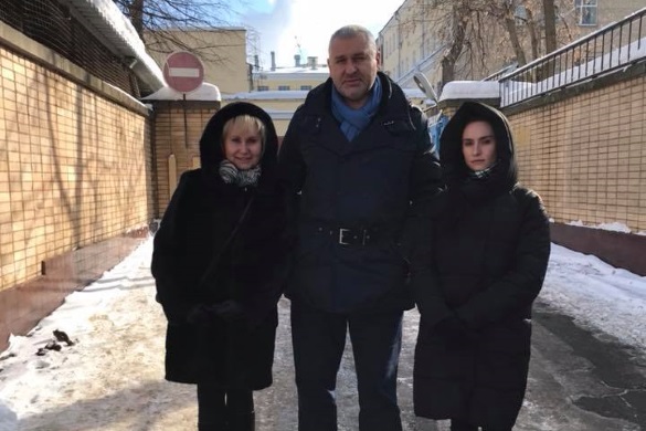 Сущенко побачився з дружиною та донькою у СІЗО