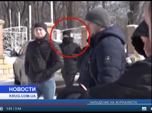 В Одесі на оператора каналу «Круг» напав ззаду невідомий і розбив камеру