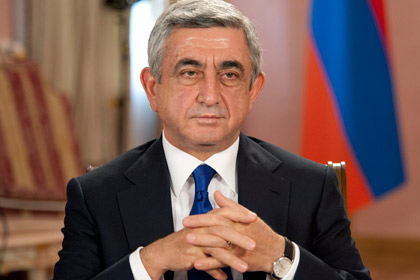 У Вірменії учасники акції проти прем'єрства колишнього президента Саргсяна увірвалися до будівлі Громадського радіо