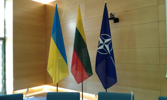 Співробітництво України з НАТО: до чого тут Литва і Білорусь