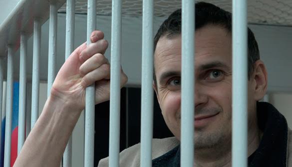 Умовити Сенцова припинити голодування не вдалося – Собчак