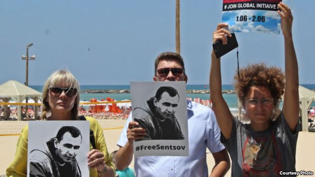 У Тель-Авіві 1 червня пройшла акція на підтримку українського режисера Олега Сенцова