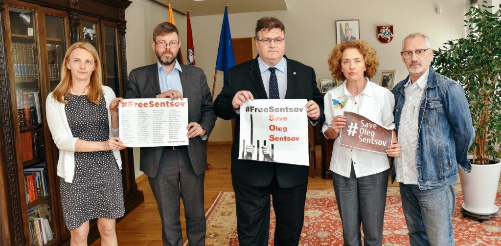 МЗС Литви закликало Росію звільнити Сенцова