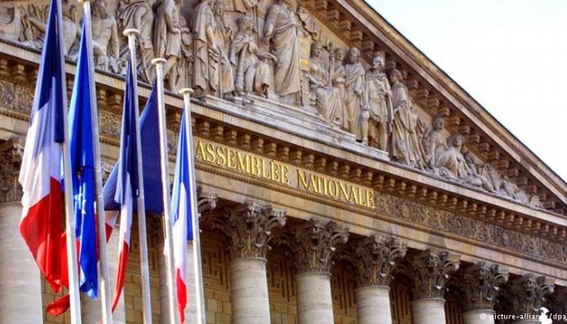 Парламент Франції ухвалив закон проти фейкових новин