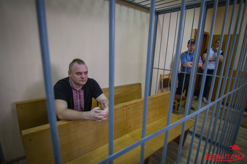 У Білорусі журналіста Дмитра Галка засудили до 4 років обмеження волі за звинуваченням у нападі на міліціонера