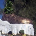 В Іраку відкрили пам'ятник черевикам, якими пожбурили в Буша