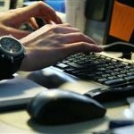 Як політики «воюють» в інтернеті