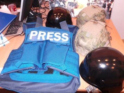 НМПУ створила банк захисної амуніції для журналістів на війні