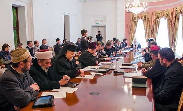 Всеукраїнська Рада Церков буде просити Порошенка не ліквідовувати Комісію захисту моралі