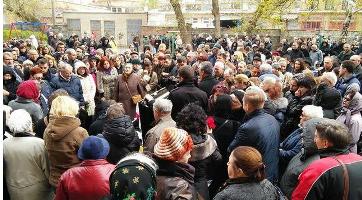 Під час прощання з Олесем Бузиною у бік журналістів лунали вигуки «фашисти!» (ОНОВЛЕНО)