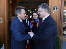 Порошенко просить міжнародний Червоний Хрест допомогти визволити Савченко