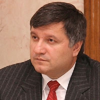 Аваков сказав, що не розслідує напад на журналістів «Наших грошей», і заговорив про «покидьків від журналістики»