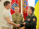 Напередодні професійного свята міністр оборони нагородив журналістів, що працюють у зоні АТО
