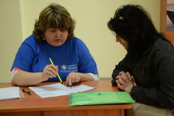 «Є випадки, коли за допомогою приїжджають на дорогій машині»