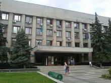 В Ужгороді журналістів без посвідчень незаконно не допускали на засідання міськради