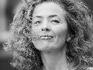 Лора Артюгина: так умирает вчерашний день Лора Артюгина: так умирает вчерашний день