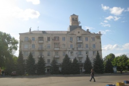 Краматорськ рік по тому: місто повертається до звичного життя, однак люди і досі побоюються повторного захоплення (ФОТО, ВІДЕО)