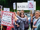 Співробітники «Національного газетно-журнального видавництва» провели акцію біля Кабінету Міністрів