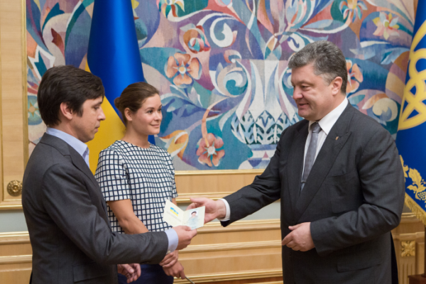 Володимир Федорін і Марія Гайдар отримали українське громадянство